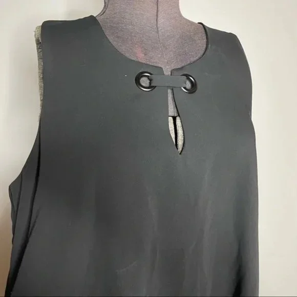 Black Sleeveless Dress with Keyhole Front Detail Size 16 - Picture 2 of 6